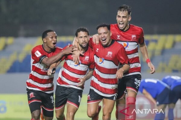 Semangat Membara: Madura United Siap Tempur Hadapi PSIS Semarang