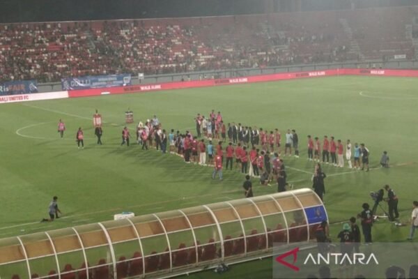 Perpisahan Mengharukan: Bali United Gelar Acara Perpisahan untuk Stefano Cugurra