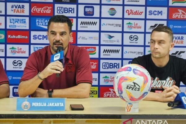 Pertandingan Seru: Doni Tri Tampil Memukau saat Persija Jakarta Hadapi Semen Padang