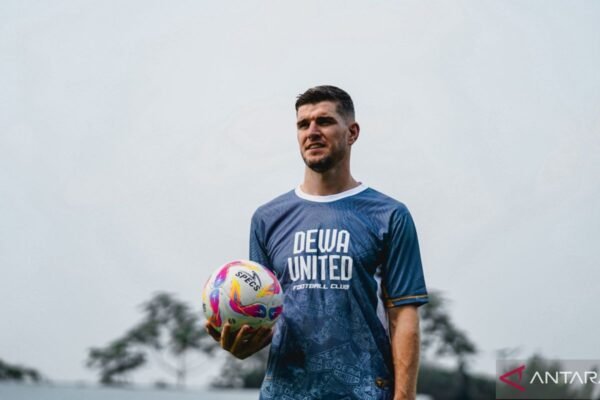 Dewa United Officially Welcomes Veteran Defender Nick Kuipers
