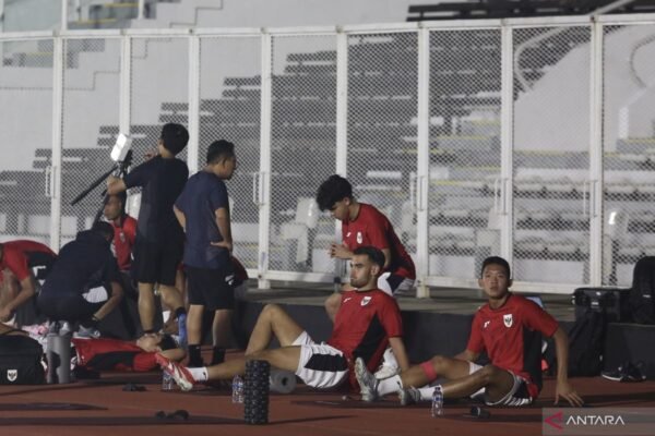 Judul Alternatif: "Jens Raven Siap Tampil Menghadapi Filipina