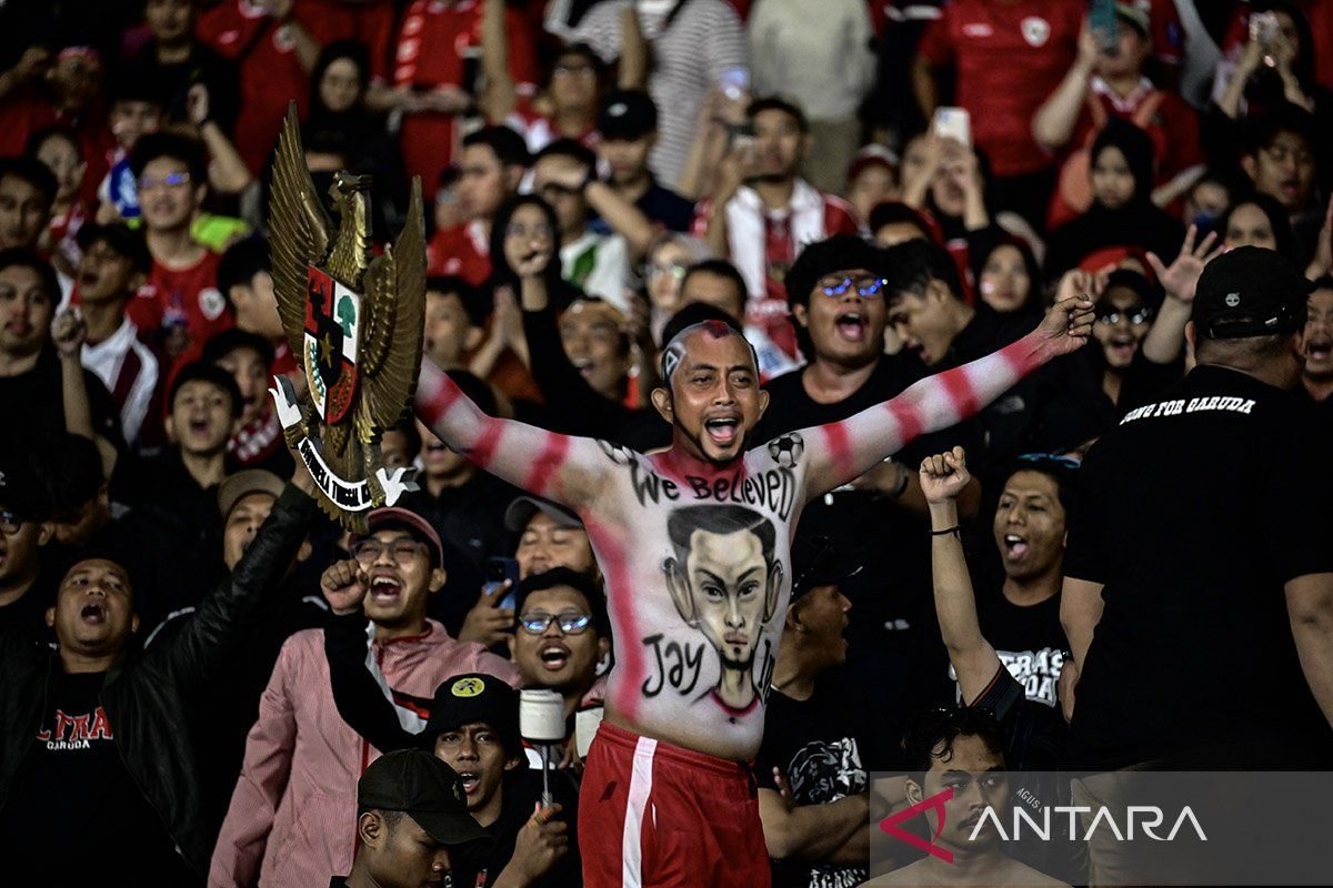 Perjuangan Timnas Indonesia di Grup B: Menghadapi Arab Saudi dan Irak
Timnas Indonesia: Tantangan Berat di Grup B Bersama Arab Saudi dan Irak
Grup B Penuh Tantangan: Timnas Indonesia Hadapi Arab Saudi dan Irak
Langkah Timnas Indonesia di Grup B: Arab Saudi dan Irak Menanti
Timnas Indonesia Bersama Arab Saudi dan Irak: Misi di Grup B
Grup B: Persaingan Sengit Timnas Indonesia, Arab Saudi, dan Irak
Adu Taji di Grup B: Timnas Indonesia Berhadapan dengan Arab Saudi dan Irak
Timnas Indonesia di Grup B: Perjuangan Melawan Arab Saudi dan Irak 

Silakan pilih atau modifikasi sesuai kebutuhan!