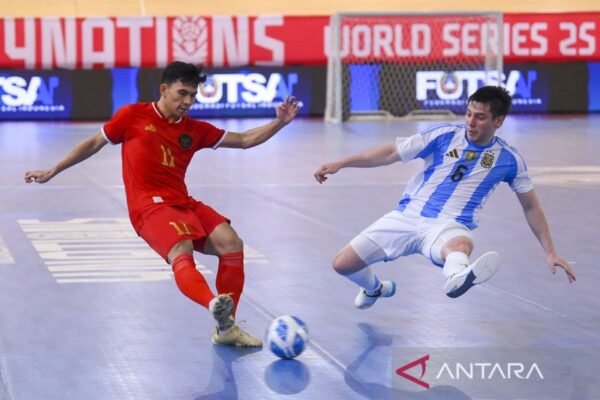 Here are some alternative titles for "Hasil lengkap undian kualifikasi Piala Asia Futsal 2026 Indonesia":

1. "Detail Lengkap Hasil Undian Kualifikasi Piala Asia Futsal 2026 di Indonesia"
2. "Hasil Undian Kualifikasi Piala Asia Futsal 2026: Informasi Lengkap untuk Indonesia"
3. "Pemaparan Hasil Undian Kualifikasi Piala Asia Futsal 2026 di Indonesia"
4. "Rekap Lengkap Hasil Undian Kualifikasi Futsal Asia 2026 di Indonesia"
5. "Hasil Terperinci Undian Kualifikasi Piala Asia Futsal 2026 Indonesia"
6. "Pandaian Lengkap Hasil Undian Kualifikasi Futsal Piala Asia 2026"
7. "Klasifikasi Lengkap Hasil Undian Piala Asia Futsal 2026 Indonesia" 

Feel free to choose any of these or mix and match for a title that best suits your needs!