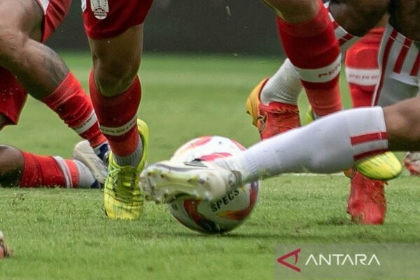 Berikut adalah beberapa alternatif judul untuk "Drama Delapan Gol Warnai Laga Myanmar dengan Timor Leste":

1. "Pertandingan Penuh Gol: Myanmar vs. Timor Leste"
2. "Kepanikan Delapan Gol: Myanmar dan Timor Leste Berbagi Poin"
3. "Drama Sepak Bola: Delapan Gol di Duel Myanmar dan Timor Leste"
4. "Laga Seru: Delapan Gol Menyemarakan Pertandingan Myanmar vs. Timor Leste"
5. "Gempita Delapan Gol: Myanmar dan Timor Leste Tanding Sengit"

Silakan pilih atau sesuaikan sesuai keinginan!